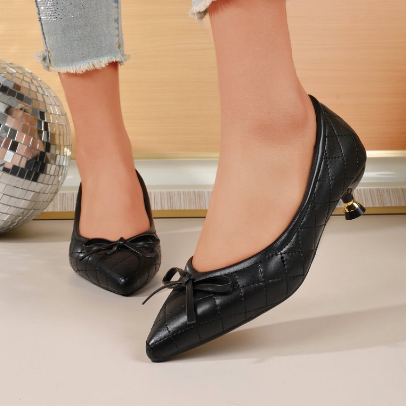 รองเท้าส้นเตี้ยหัวแหลมประดับโบ - Women Fashion Heels บทวิจารณ์และราคา